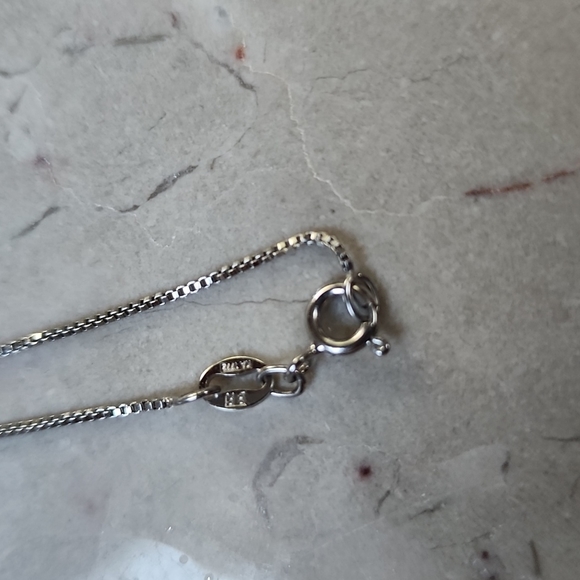 Peridot and CZ necklace - Picture 5 of 8